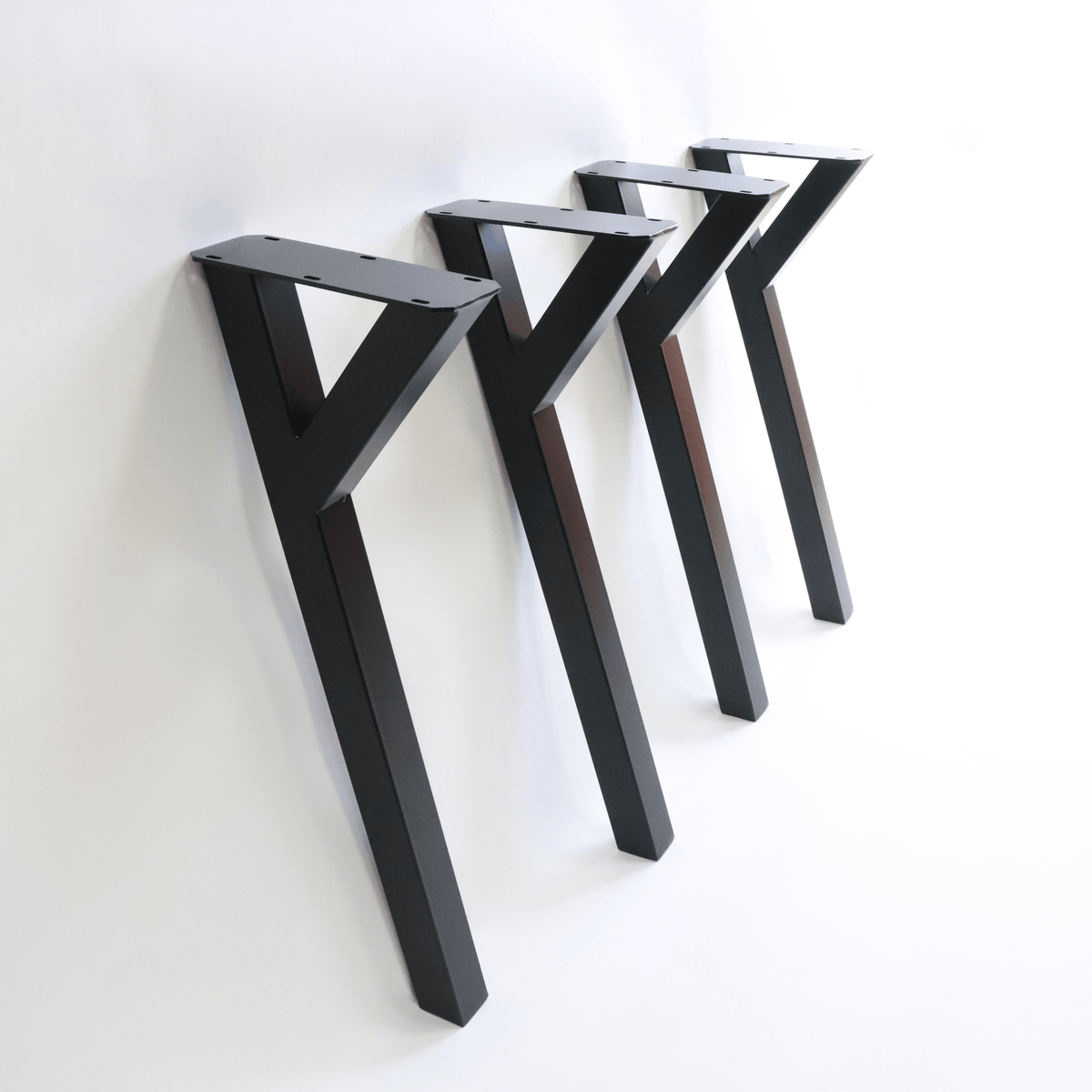 Corner legs